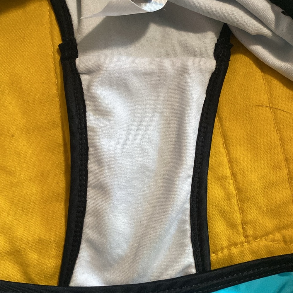 BIKINI - Picture 3 of 6